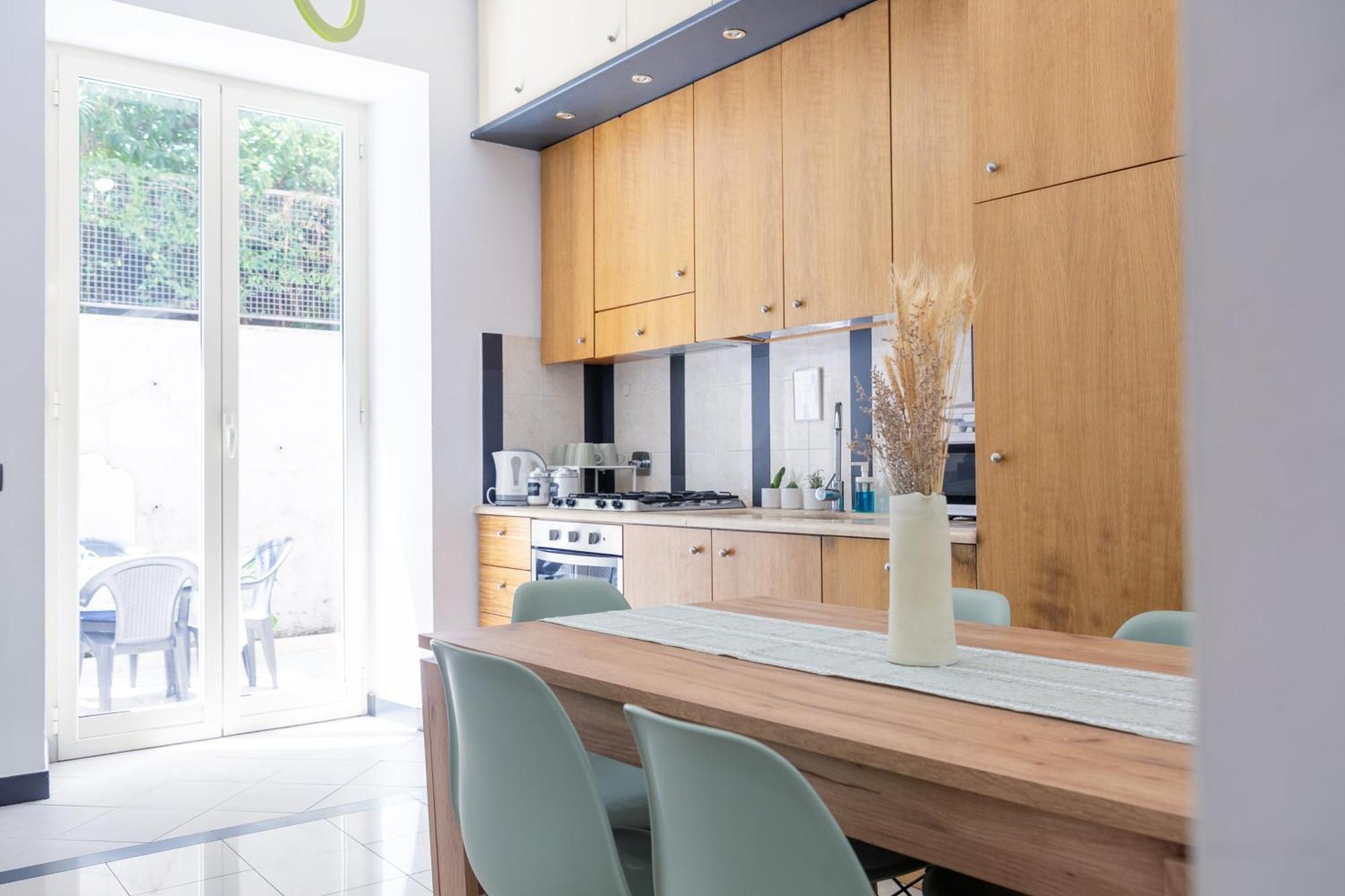 Holiday Homes Rome - Green Apartment S Camillo - Near Trastevere Bagian luar foto