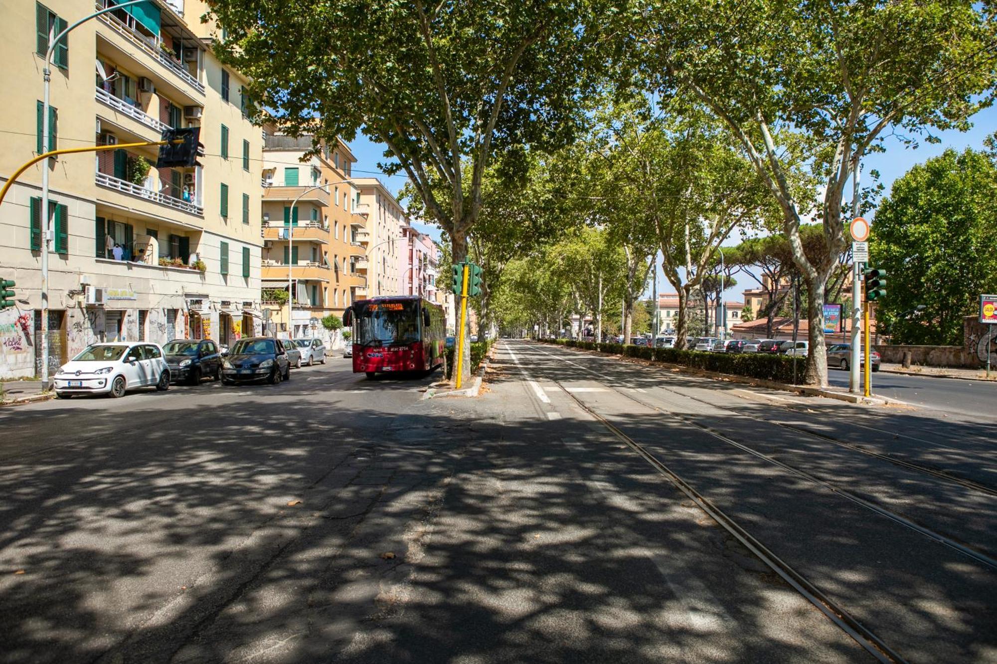 Holiday Homes Rome - Green Apartment S Camillo - Near Trastevere Bagian luar foto