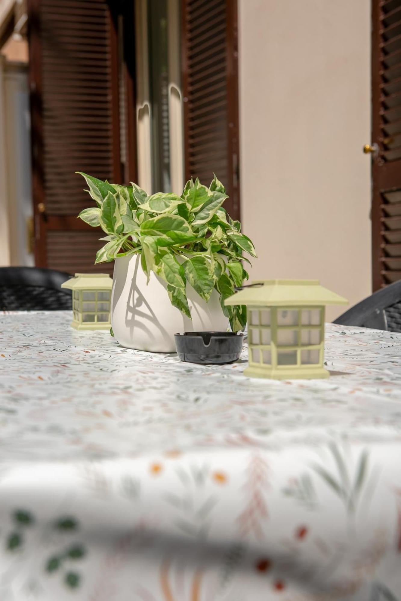 Holiday Homes Rome - Green Apartment S Camillo - Near Trastevere Bagian luar foto